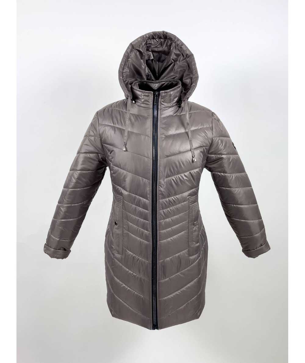 Przód dłuższej damskiej kurtki zimowej w kolorze taupe fango, model Natalia, rozmiary 42–52