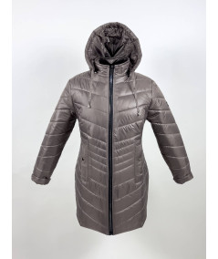 Przód dłuższej damskiej kurtki zimowej w kolorze taupe fango, model Natalia, rozmiary 42–52