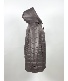 Widok trzy czwarte damskiej kurtki taupe beżowej, model Natalia