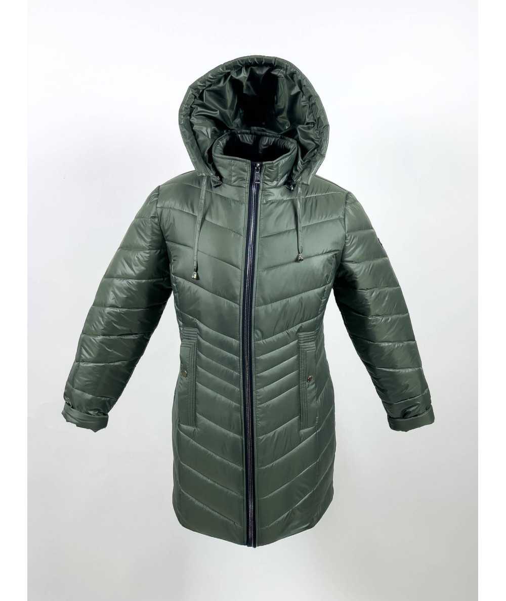 Przód dłuższej damskiej kurtki zimowej w kolorze oliwkowym khaki, model Natalia, rozmiary 42–52