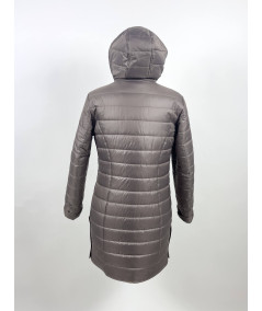 beżowa kurtka zimowa damska widok bokiem