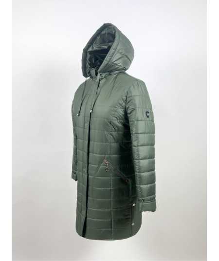 Przód dłuższej damskiej kurtki zimowej w kolorze zielonym, model Ela, rozmiary 42–52