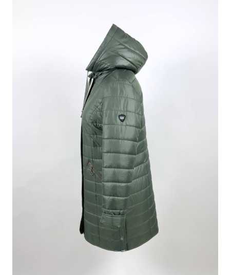 Przód dłuższej damskiej kurtki zimowej w kolorze zielonym, model Ela, rozmiary 42–52