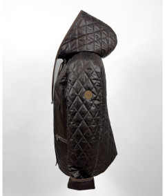 Czekoladowa kurtka jesienna ze stójką i kapturem Isabel - detal wykończenia rękawa i suwaka