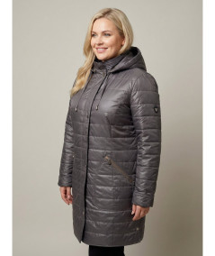 Długa kurtka damska w odcieniu taupe Isabell model Ela - ujęcie z kapturem na sylwetce plus size