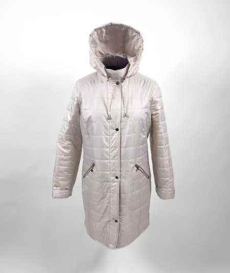 Jasnobeżowa długa kurtka przejściowa Isabell model Ela - stylizacja na modelce plus size