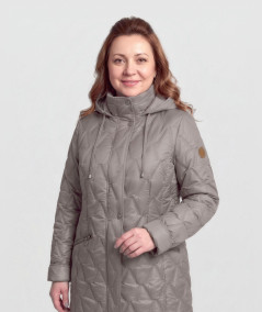 Uśmiechnięta modelka w kurtce zimowej fango Stójka Isabell, wysoka stójka pod kapturem i kieszenie na zamek